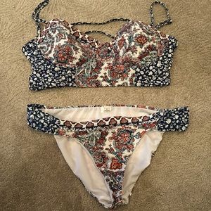 EUC Lucky Brand large bikini. Very pretty.